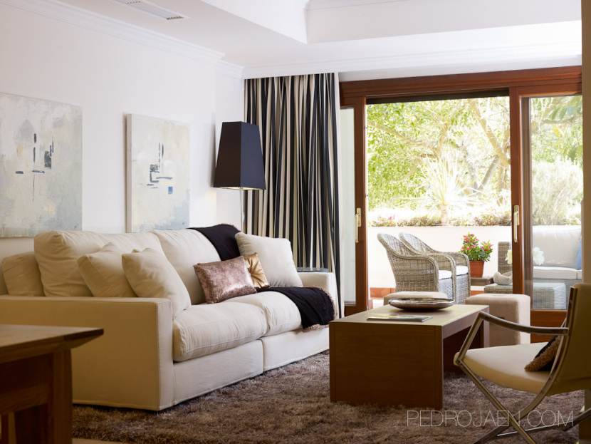 living room of apartment for sale Lomas de Marbella