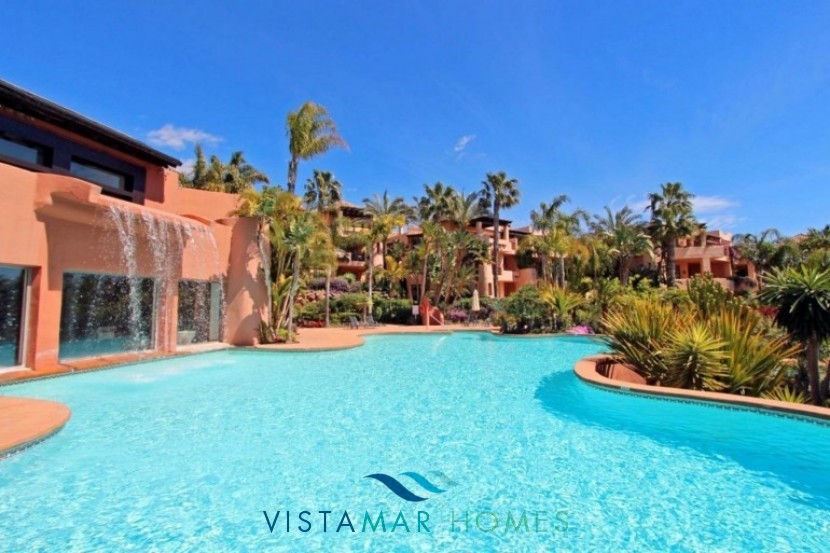 gardens and pools at Penthouse for sale at Mansion Club Marbella