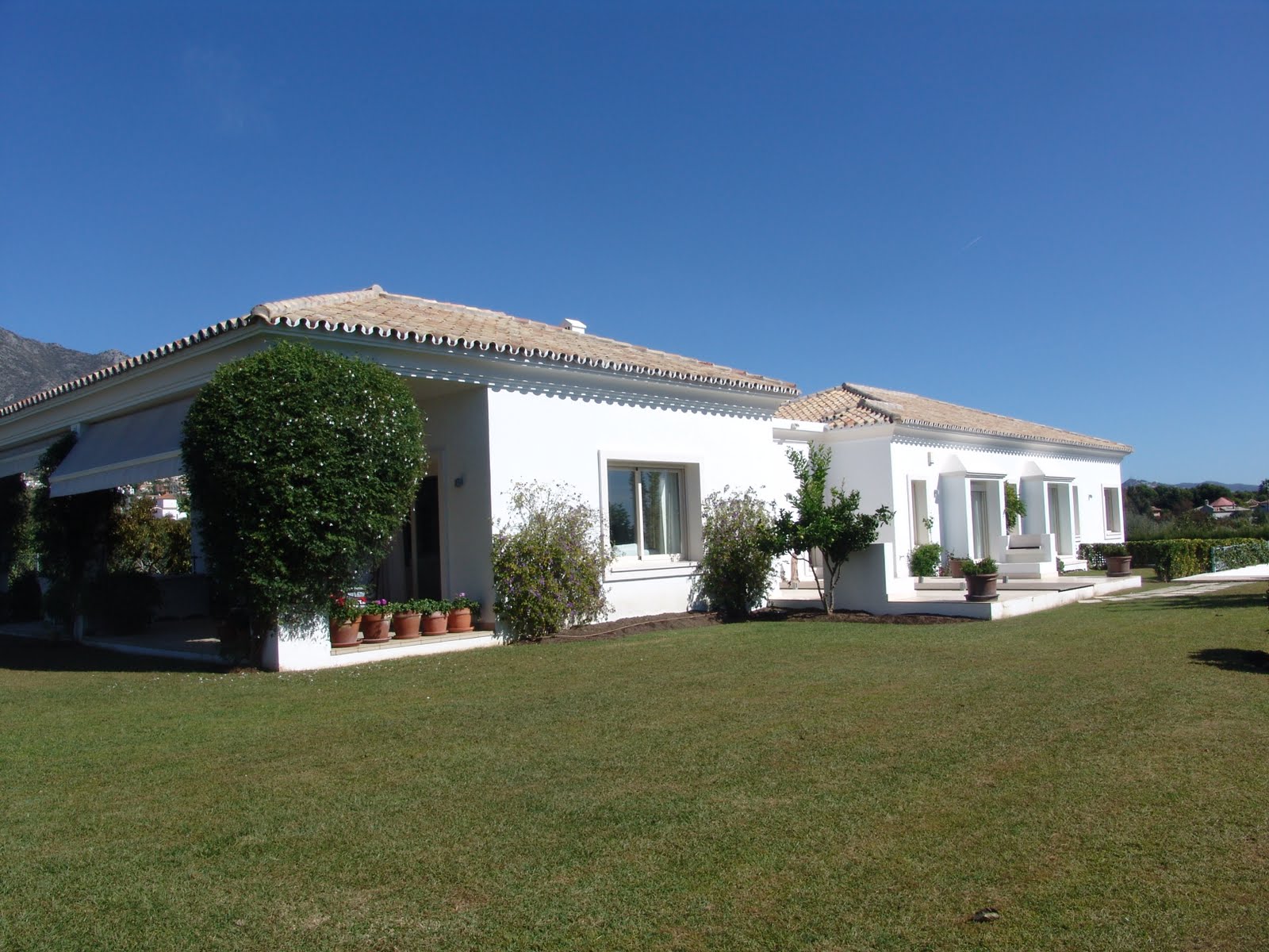 Villa moderna de 5 dormitorios en la Milla de oro de Marbella
