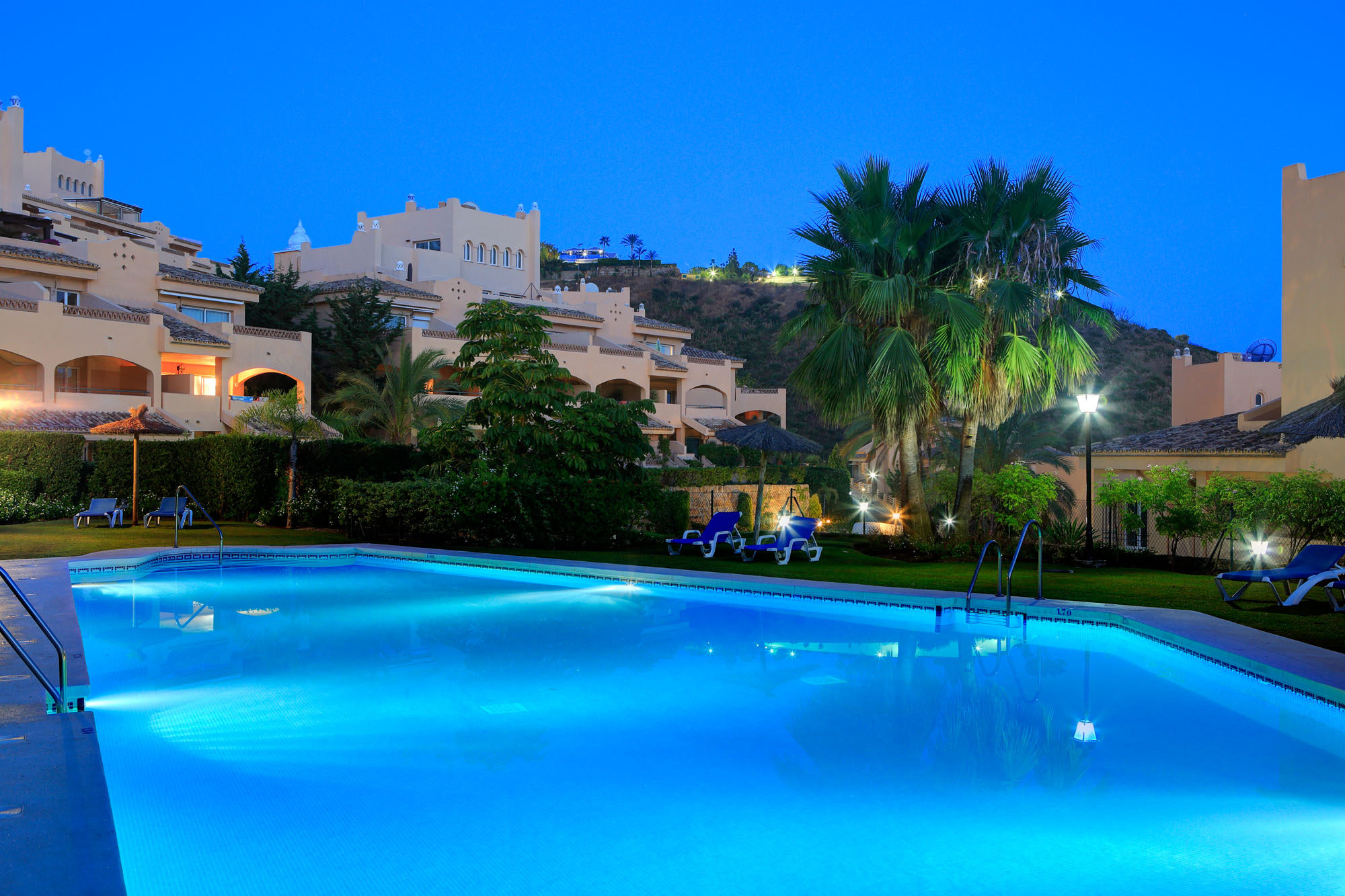 Contemporary apartments development in Elviria