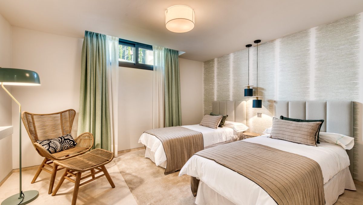 project-villas-in-altos-de-puente-romano-golden-mile-area-11.- dorm 5-1
