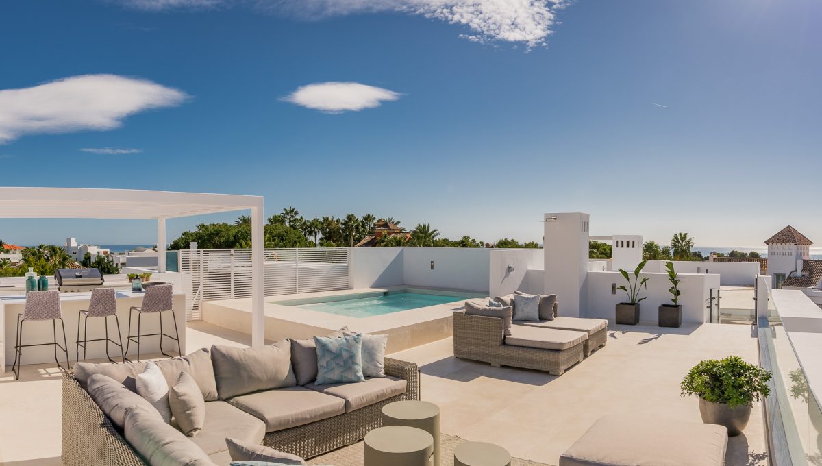 project-villas-in-altos-de-puente-romano-golden-mile-area-12.-solarium