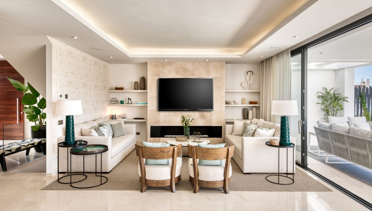 project-villas-in-altos-de-puente-romano-golden-mile-area-3.-salón-1
