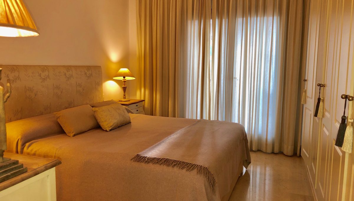 large-cosy-garden-apartment-in-nagueles-golden-mile-marbella-img_2089