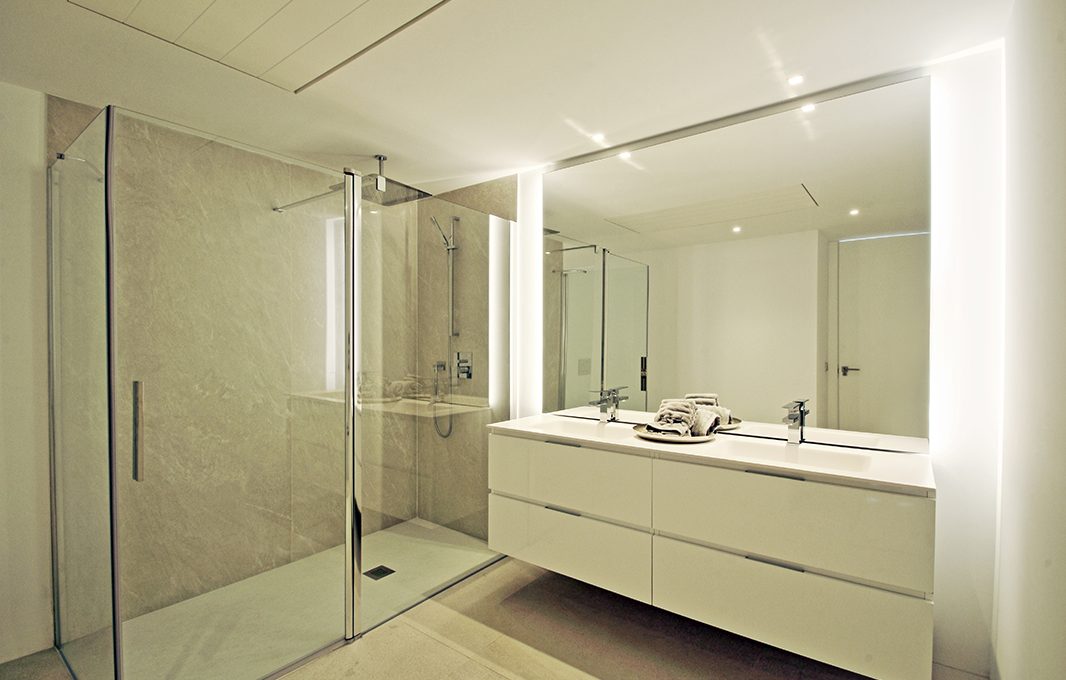 first-line-beach-contemporary-apartments-in-estepona-darya_barray_007-1