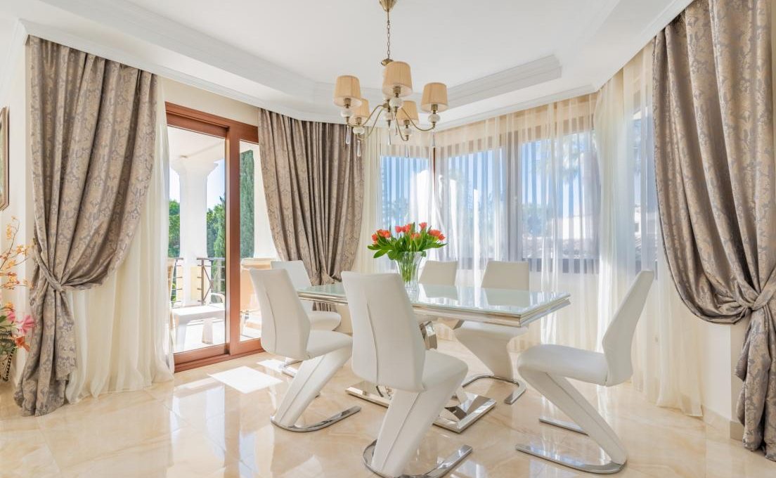 luxury-villa-in-hacienda-las-chapas-marbella-11
