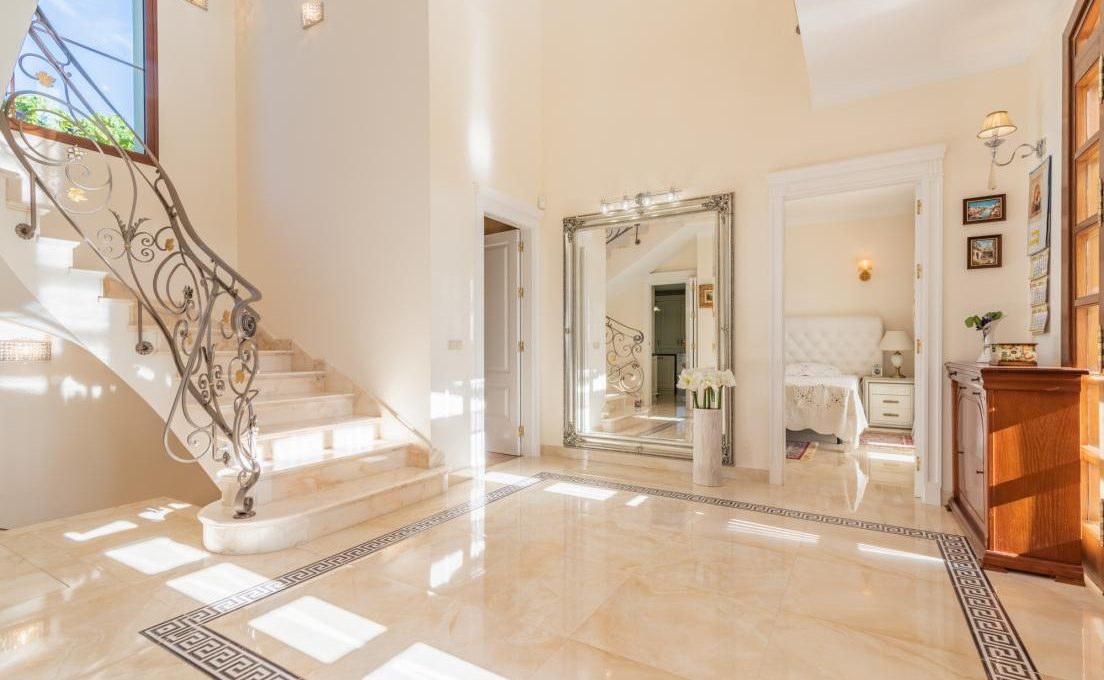 luxury-villa-in-hacienda-las-chapas-marbella-14