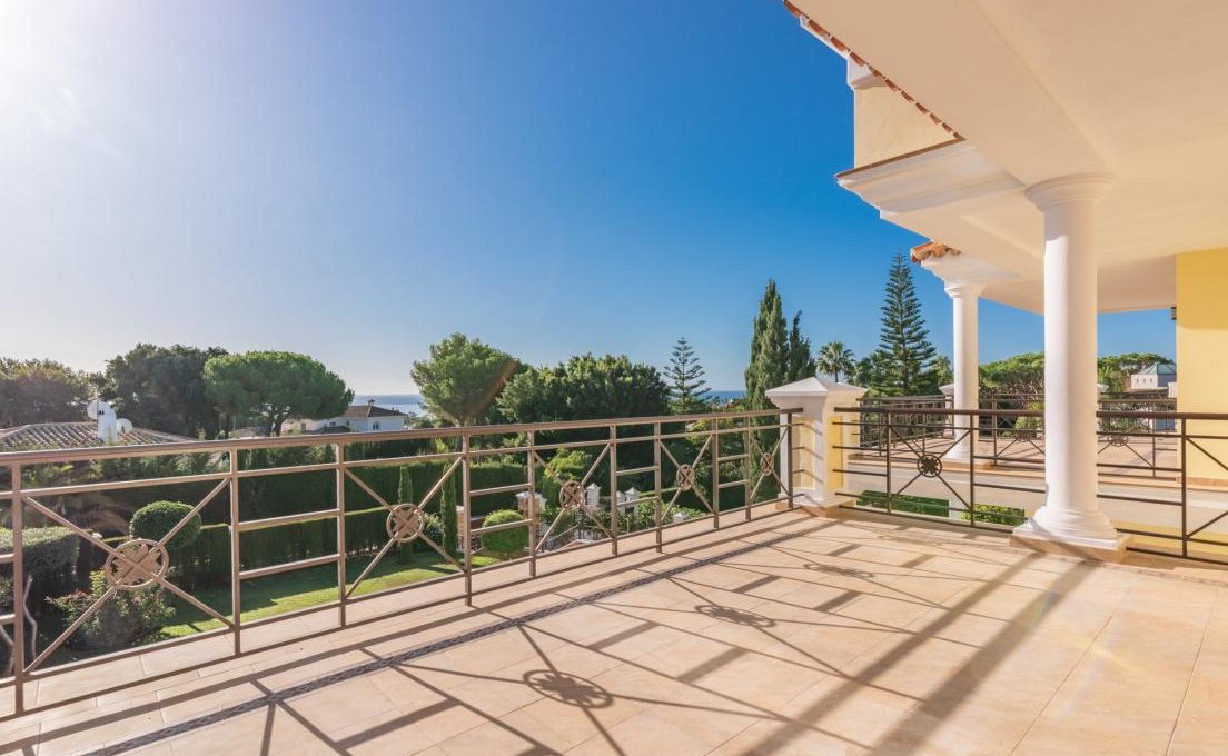 luxury-villa-in-hacienda-las-chapas-marbella-16