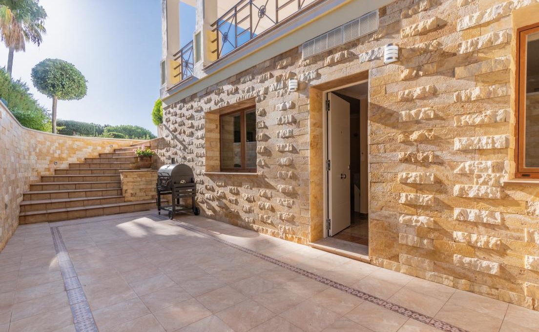 luxury-villa-in-hacienda-las-chapas-marbella-18