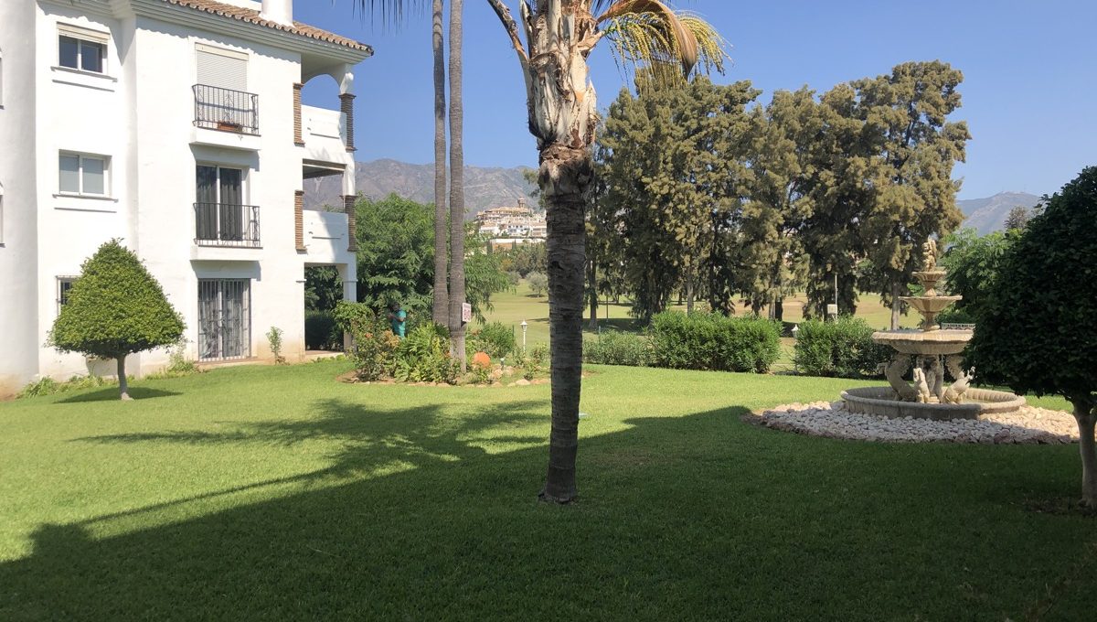 first-line-golf-garden-apartment-in-mijas-la-siesta-golf-img_9076
