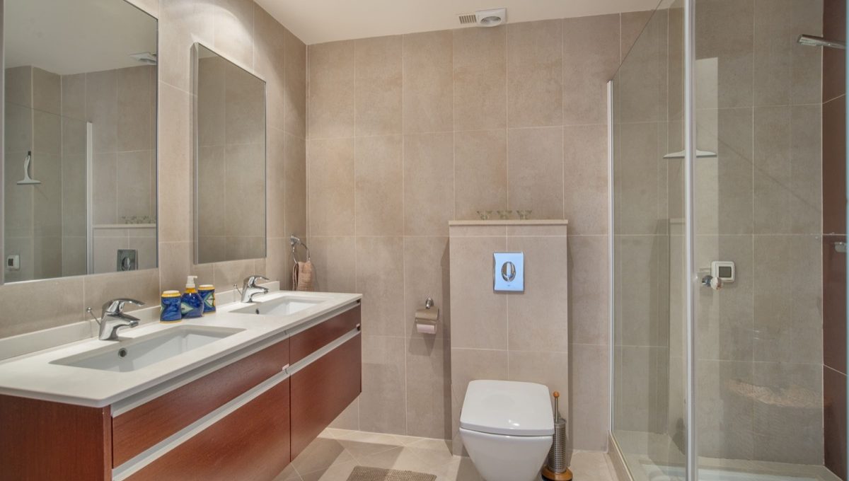 best-views-you-have-ever-seen-large-3-bedroom-penthouse-with-wrap-around-terrace-c2121ph_16 bathroom 2