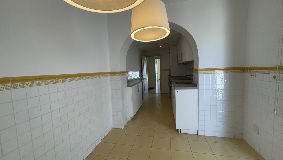 marbella-city-centre-beach-side-large-penthouse-for-sale-img_8269