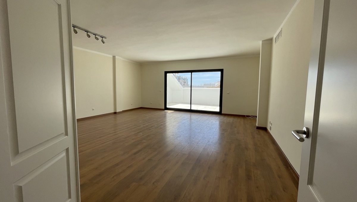 marbella-city-centre-beach-side-large-penthouse-for-sale-img_8274