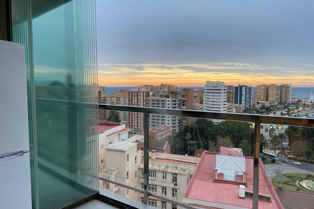 spectacular-contemporary-apartment-in-malaga-city-photo-2024-06-28-09-46-24